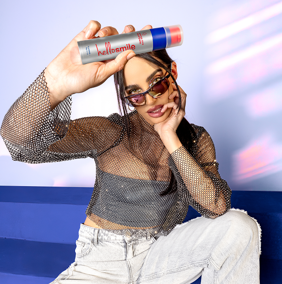 Тази паста с вкус на енергийна напитка е истинско удоволствие за устата! Когато си мия зъбите, усещам същия вкус. Допълнително за бързо освежаване, когато имате нужда от допълнителна енергия :) 